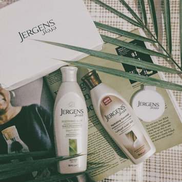 Photo of JERGENS® Hydrating Coconut Dry Skin Moisturizer uploaded by Ariane S.