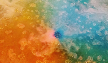 Photo of LUSH The Experimenter Bath Bomb uploaded by B x.