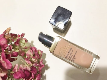 Photo of Estée Lauder Perfectionist Youth-Infusing Serum Makeup SPF 25 uploaded by E K T.