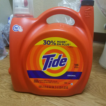 Photo of Tide Original Scent HE Turbo Clean Liquid Laundry Detergent uploaded by Angela D.