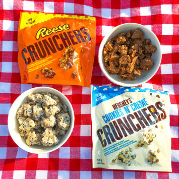 Photo of Hershey's Cookies 'n' Creme Crunchers uploaded by LORENA F.