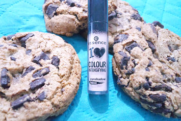 Photo of Essence I Love Colour Intensifying Eyeshadow Base uploaded by โ๐๐ธ๐โ๐ฆYuki V.