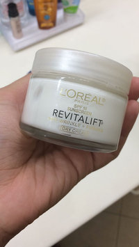 Photo of L'Oréal Paris RevitaLift Anti-Wrinkle + Firming Day Cream SPF 18 uploaded by Ingrid S.