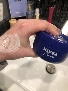 Photo of NIVEA Creme uploaded by Vanessa W.