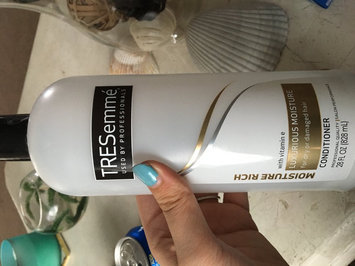 Photo of TRESemmé Moisture Rich Conditioner Luxurious Moisture uploaded by Saron R.