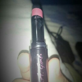 Photo of L.A. Girl Luxury Creme Lipstick uploaded by Maydelinn P.