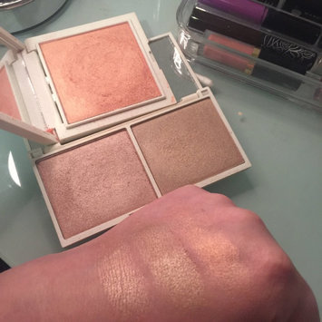 Photo of Jessica Liebeskind Illuminating Face Highlighter uploaded by Sara L.