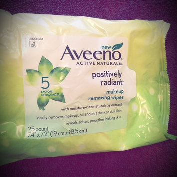 Photo of Aveeno® Active Naturals Positively Radiant Makeup Removing Wipes uploaded by Jennifer L.