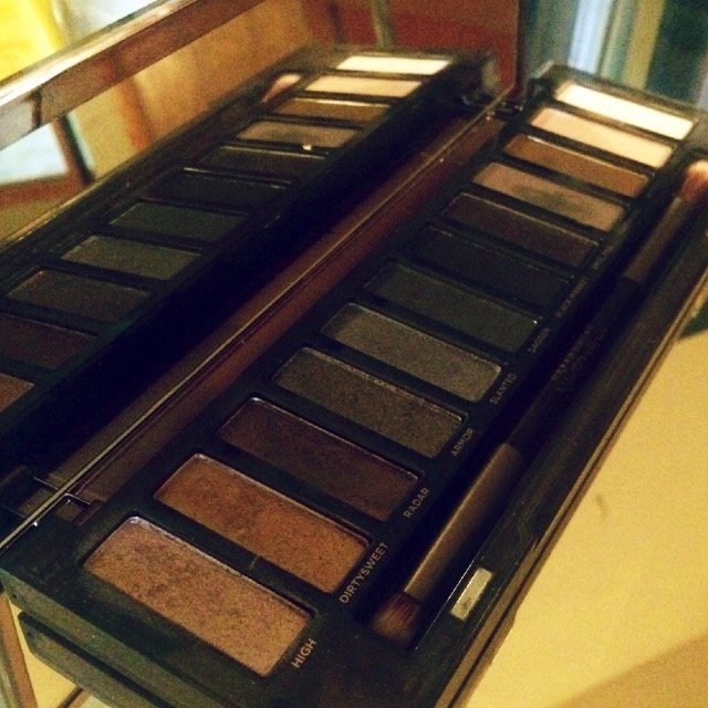 Urban Decay Naked Smoky Eyeshadow Palette