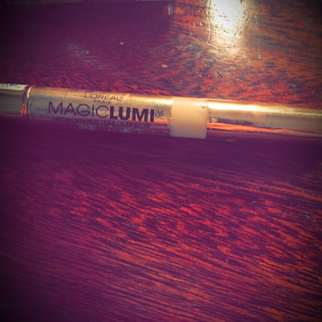 Photo of L'Oréal Paris MAGIC by Studio Secrets Magic Lumi Highlighting Concealer uploaded by Kaitlyn R.