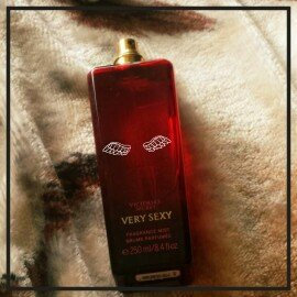 Photo of Victoria's Secret Very Sexy Eau De Parfum uploaded by Marcie T.