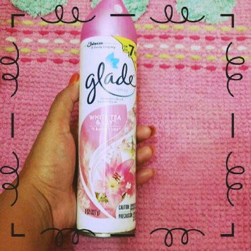 Photo of Glade White Tea & Lily Room Spray uploaded by Estefany Rd30665 G.