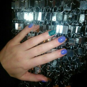 Photo of Sally Hansen® Salon Effects Nail Stickers uploaded by Alicia M.