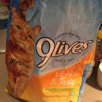 Photo of 9Lives Adult Cat Food Lean & Tasty Chicken & Salmon uploaded by Wendy C.