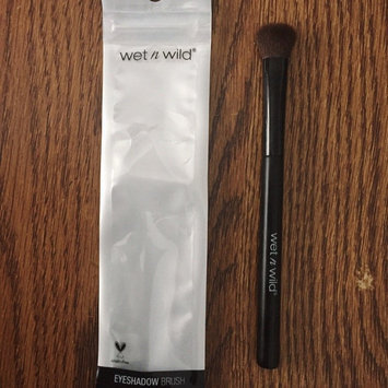 Photo of wet n wild Eyeshadow Brush uploaded by Lydia B.