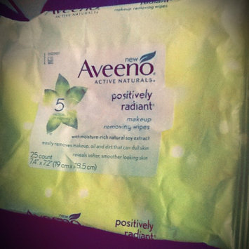 Photo of Aveeno® Active Naturals Positively Radiant Makeup Removing Wipes uploaded by Yazemin S.