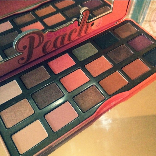 Too Faced Sweet Peach Eyeshadow Collection Palette