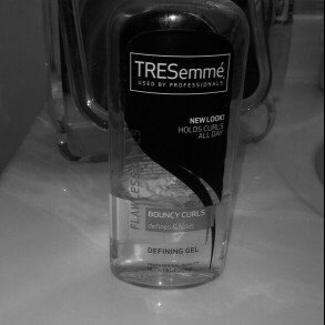 Photo of TRESemmé Flawless Curls Curl Locking & Scrunch Hair Spray uploaded by Noris-Life R.