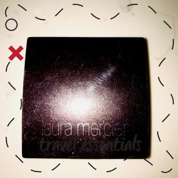 Photo of Laura Mercier Foundation Powder uploaded by Eliana R.