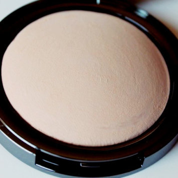 Photo of LORAC POREfection Baked Perfecting Powder uploaded by Rosa H.