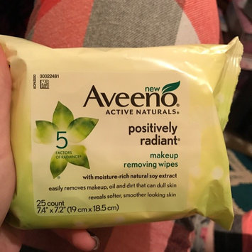 Photo of Aveeno® Active Naturals Positively Radiant Makeup Removing Wipes uploaded by Nina I.