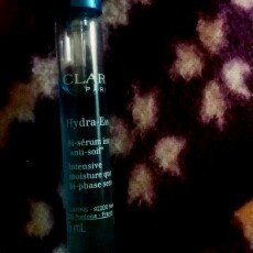 Photo of Clarins Hydra-Essentiel Bi-Phase Serum uploaded by monique m.