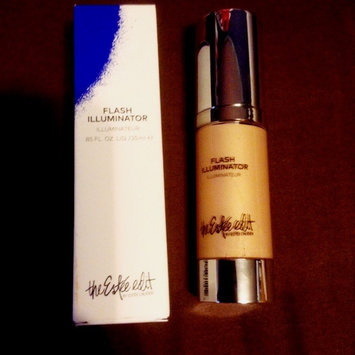 Photo of The Estée Edit by Estée Lauder Flash Illuminator uploaded by Carolyn C.