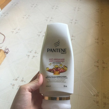 Photo of Pantene Pro-V Reinforcing Anti-Breakage Conditioner uploaded by Mélissa L.