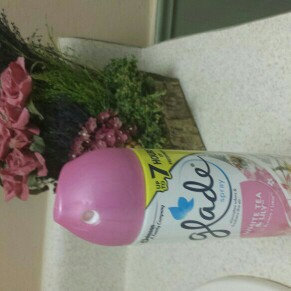 Photo of Glade White Tea & Lily Room Spray uploaded by Amy H.