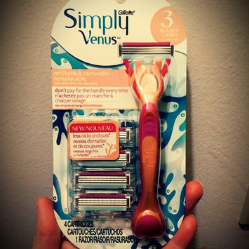 Photo of Gillette Venus Simply Venus Razor uploaded by Morgan W.