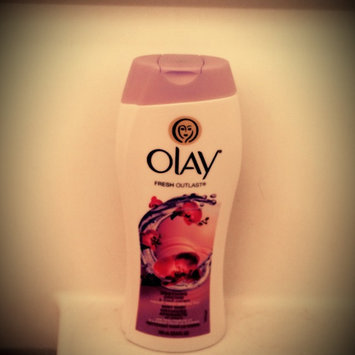 Photo of Olay Luscious Embrace Cleansing Body Wash uploaded by Amber G.