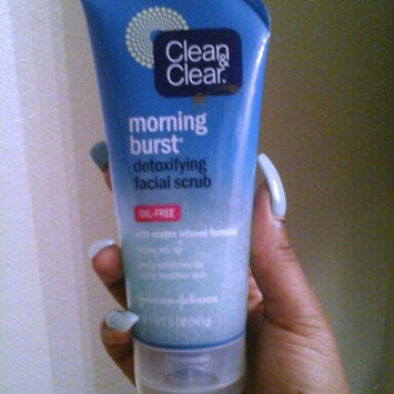 Photo of Clean & Clear® Morning Burst® Detoxifying Facial Scrub uploaded by Chanelle H.