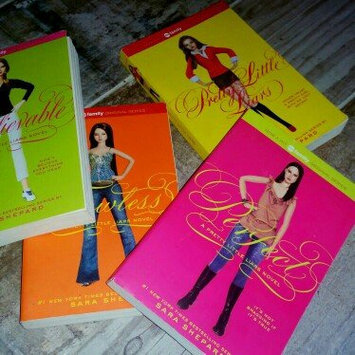 Photo of Pretty Little Liars: Pretty Little Secrets (Pretty Little Liars Companion Novel) uploaded by Michelle H.