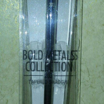 Photo of Real Techniques Bold Metals 203 Tapered Shadow Brush uploaded by Robyn G.