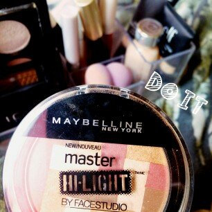 Photo of Maybelline Face Studio Master Hi-light Blush uploaded by Aleisha B.