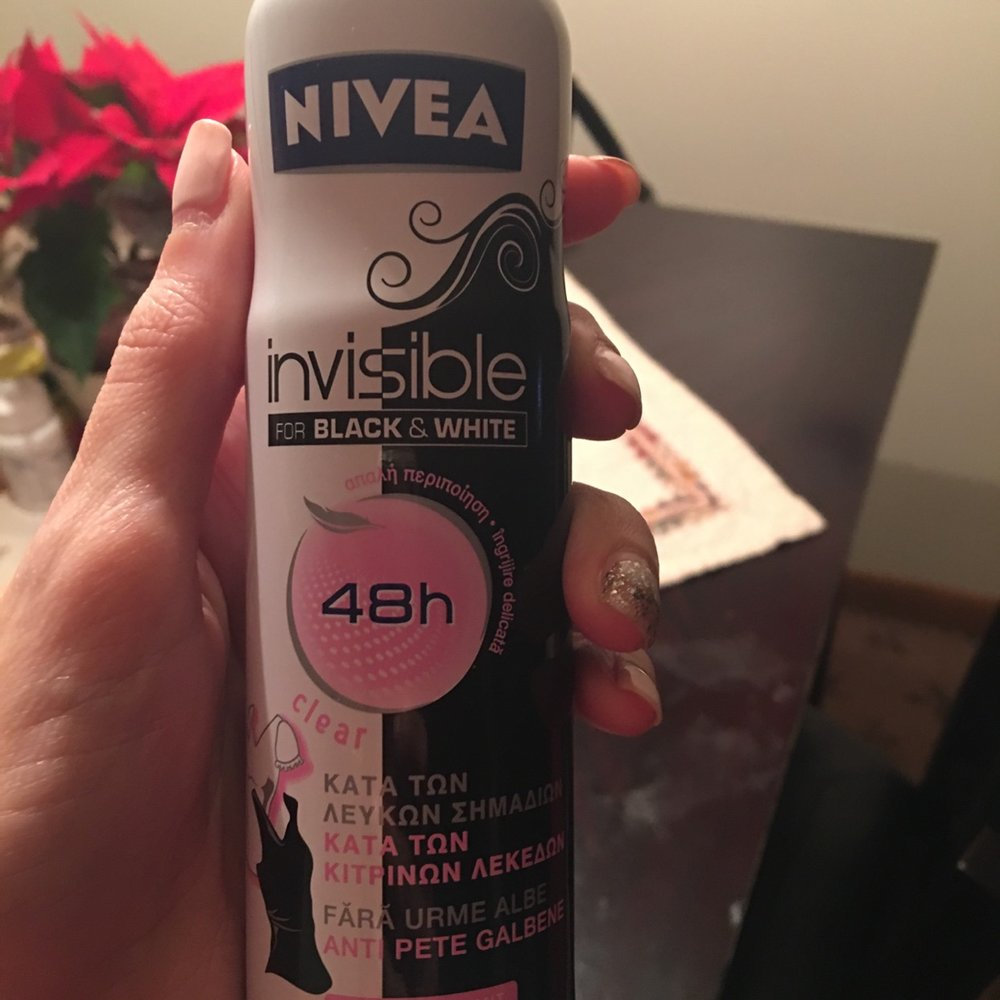 NIVEA Invisible for Black & White Aerosol Spray Deodorant