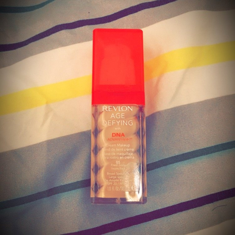 Revlon Age Defying With DNA Advantage™ Cream Makeup SPF 20