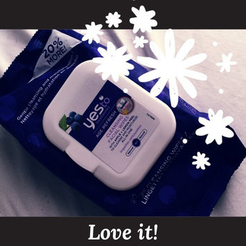 Photo of Yes To Blueberries Cleansing Facial Wipes uploaded by Yessica A.