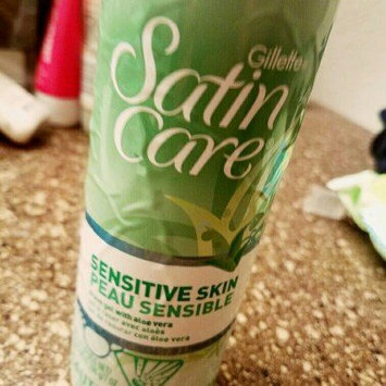 Photo of Gillette Satin Care Sensitive Skin Shave Gel for Women uploaded by linda p.