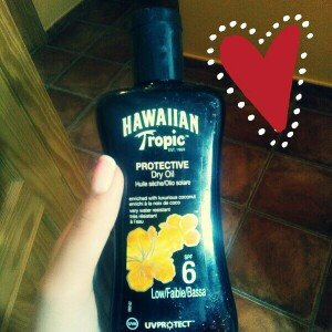 Photo of Hawaiian Tropic® Protective Dry Oil SPF 15 Sunscreen uploaded by Helena R.