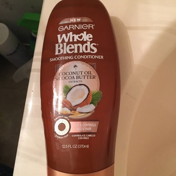 Photo of Garnier Whole Blends Coconut Oil & Cocoa Butter Extracts Smoothing Conditioner uploaded by Nayeli P.