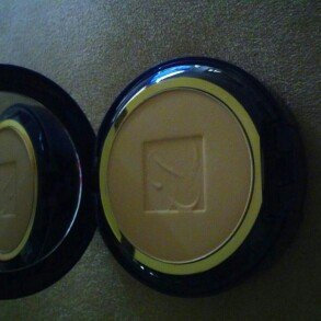 Photo of Estée Lauder Double Wear Stay-in-Place Powder Makeup uploaded by sierra l.