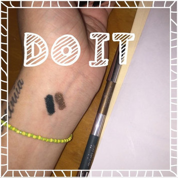 Photo of The Estée Edit Inside Track Eye Kajal uploaded by fabiana o.