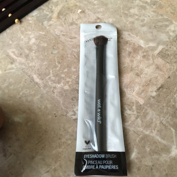Photo of wet n wild Eyeshadow Brush uploaded by Evangelina P.