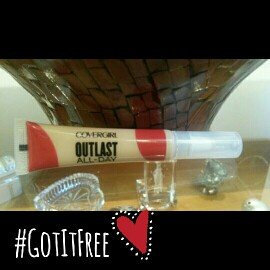Photo of COVERGIRL Outlast All-Day Soft Touch Concealer uploaded by Gabriela A.