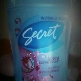 Photo of Secret Outlast Xtend Invisible Solid Completely Clean Antiperspirant/Deodorant uploaded by Selena V.