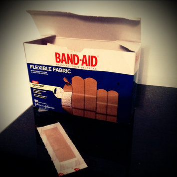 Photo of Band-Aid Flexible Fabric Bandages uploaded by Lilianne T.