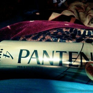 Photo of Pantene Pro-V Extra Strong Hold Hairspray uploaded by Sara O.