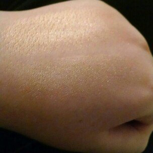 Photo of Jessica Liebeskind Illuminating Face Highlighter uploaded by Erica S.