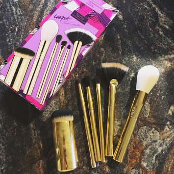 Photo of tarte 6-Pc. Brush Set by Nicol Concilio uploaded by Maggie C.